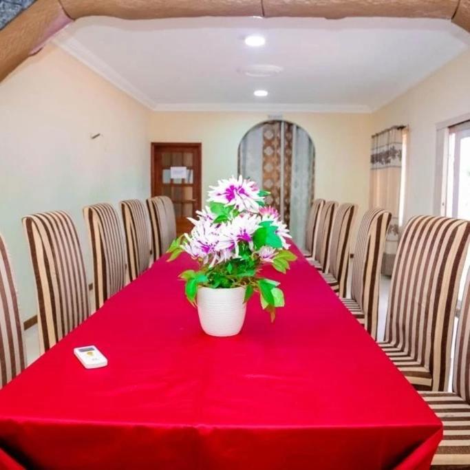 Dc Ambassadors Hotel Dawhwenya Bagian luar foto